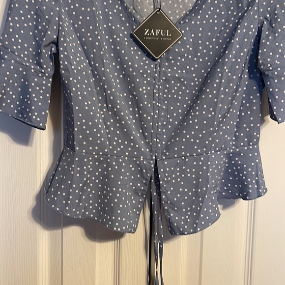 NWT Zaful shirt with adjustable tie in front size Small - Picture 5 of 8